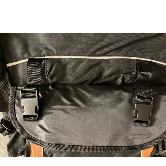 NWOT Black And Orange Messenger Bag multiple zip pockets unisex bag - Picture 13 of 16